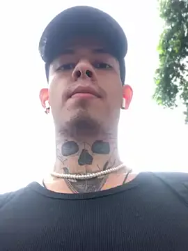 PabloArena – webcam model profile photo Image 4