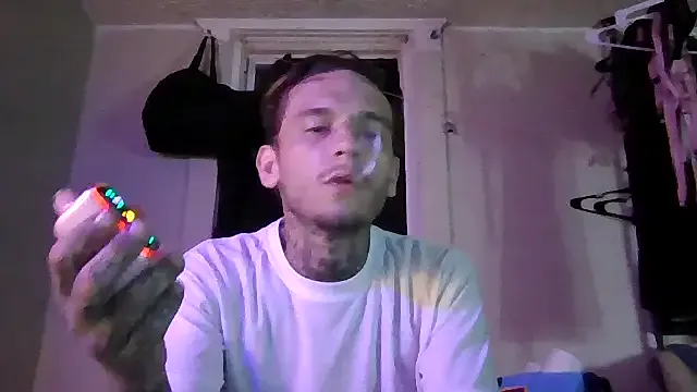 cuttie_ponyy – webcam model profile photo Image 8