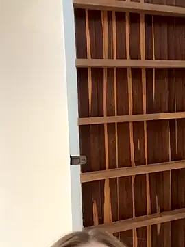 nina_ponse chat room preview Image 3