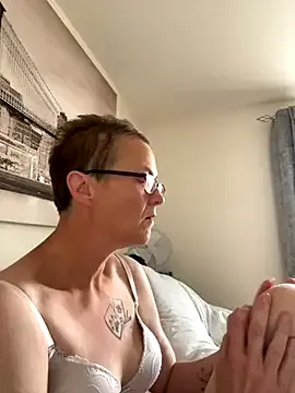 someone_sweet – webcam model profile photo Image 13