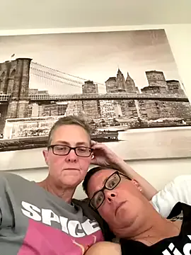 someone_sweet – webcam model profile photo Image 4