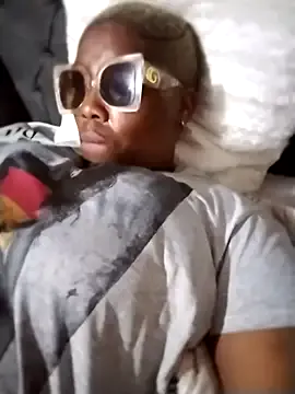 _Alicee_1 – webcam model profile photo Image 15