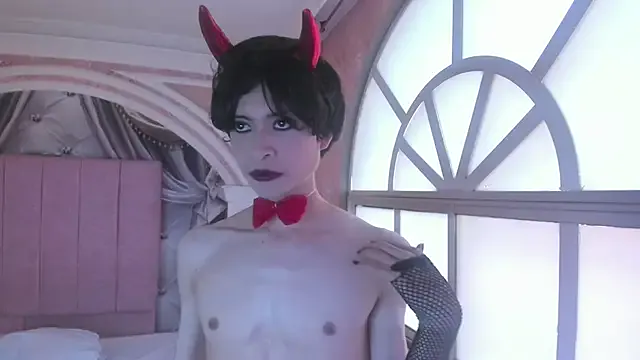 cutenaked Image 12