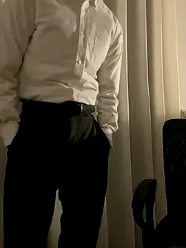 DomManlyGuy – webcam model profile photo Image 4