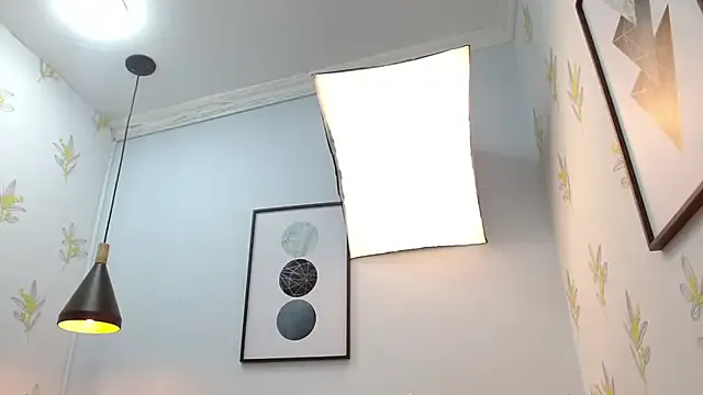 avrora_shy_ – webcam model profile photo Image 18