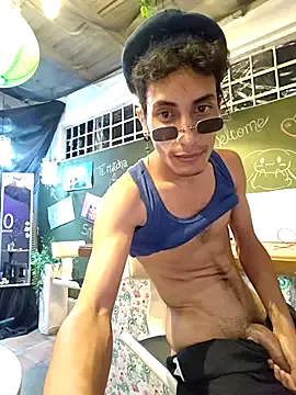 DomManlyGuy – webcam model profile photo Image 3