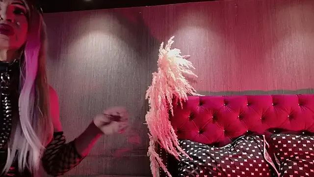 IORio2 – webcam model profile photo Image 10