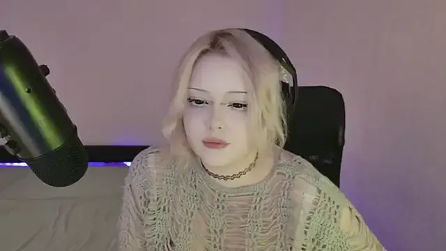 someone_sweet – webcam model profile photo Image 3