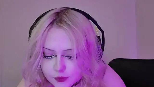 someone_sweet – webcam model profile photo Image 4