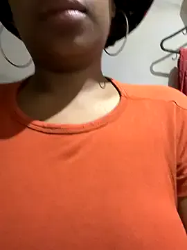 Zoejohns – webcam model profile photo Image 8