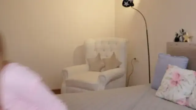 someone_sweet – webcam model profile photo Image 3