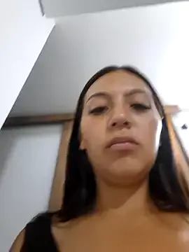 petites_perles – webcam model profile photo Image 5