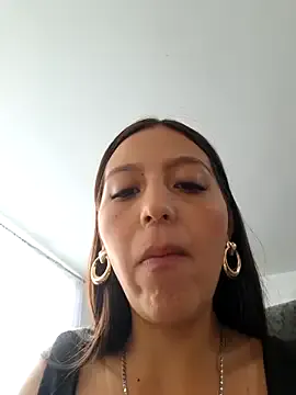 petites_perles – webcam model profile photo Image 7