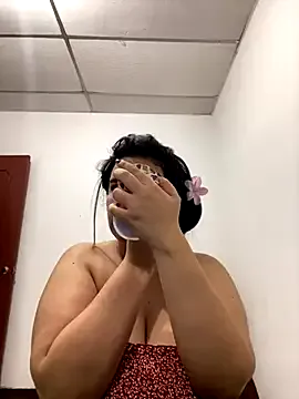 hornyshow_tv – webcam model profile photo Image 10