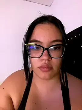 hornyshow_tv – webcam model profile photo Image 4