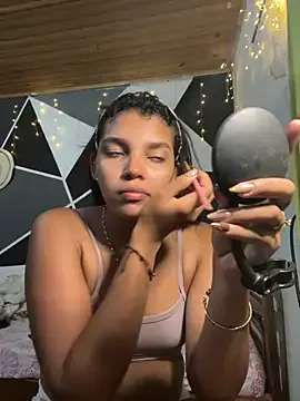 lioncluess – webcam model profile photo Image 15