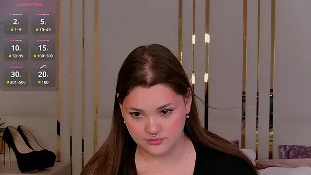 EmilyHyde Image 3