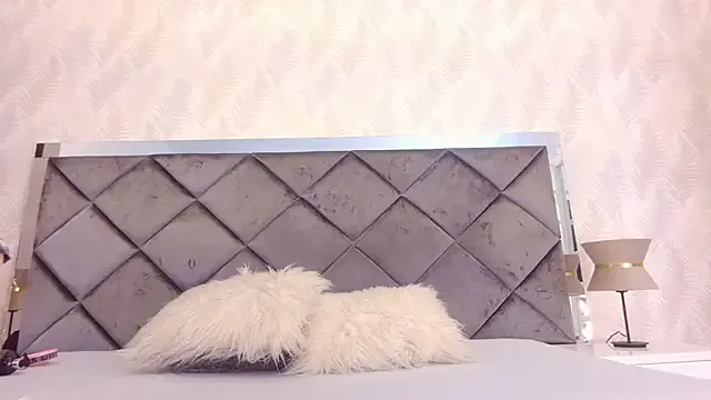 Cute-Simmi69 – webcam model profile photo Image 2