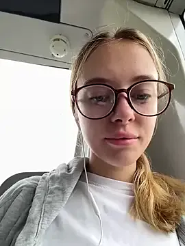 irohani_usagi – webcam model profile photo Image 6