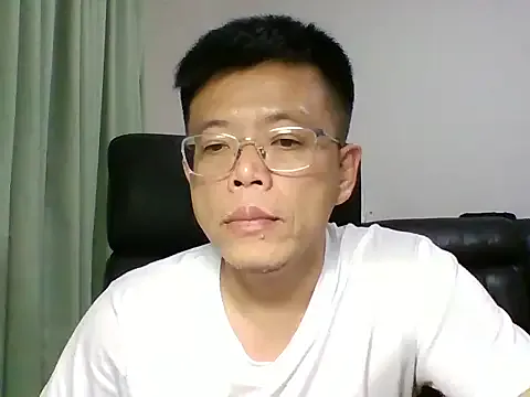 DomManlyGuy – webcam model profile photo Image 7