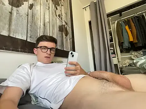 _Tomy08calderon – webcam model profile photo Image 7