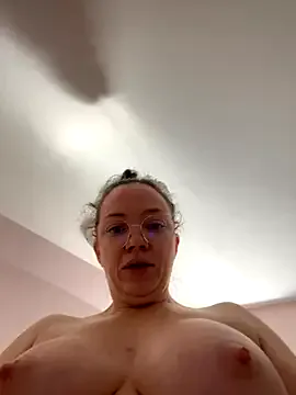 lovelyy_lovely – webcam model profile photo Image 13