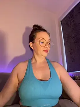 lovelyy_lovely – webcam model profile photo Image 7