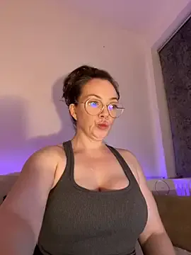 lovelyy_lovely – webcam model profile photo Image 8