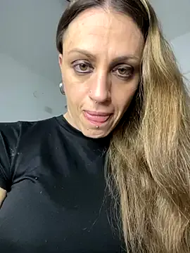 GmGit – webcam model profile photo Image 17