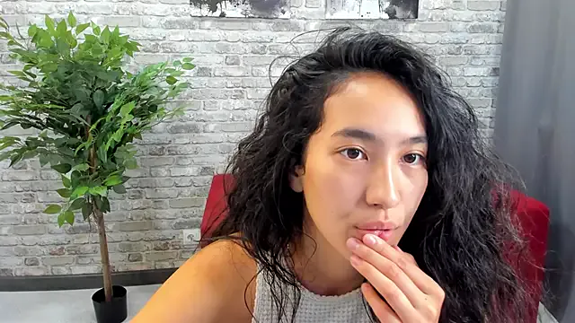 Take1668 – webcam model profile photo Image 6