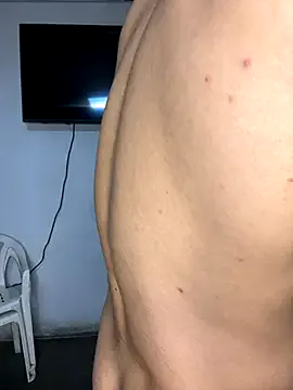 Benjamin_show – webcam model profile photo Image 16