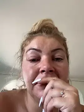 loving_ladies – webcam model profile photo Image 12