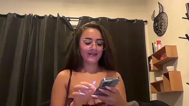 roxanelan – webcam model profile photo Image 13