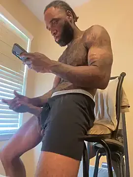 alexandjohntv – webcam model profile photo Image 8