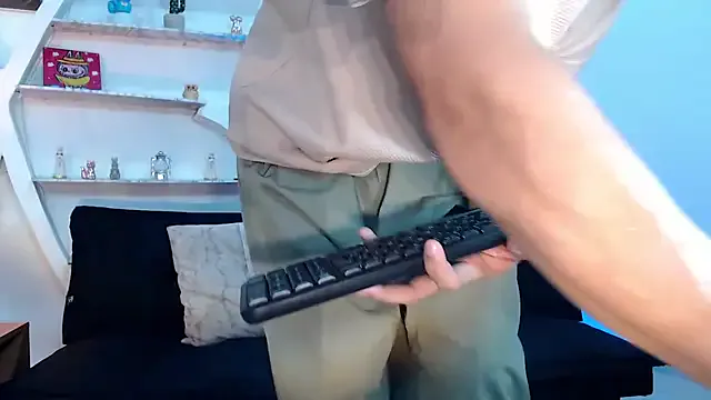 DomManlyGuy – webcam model profile photo Image 6