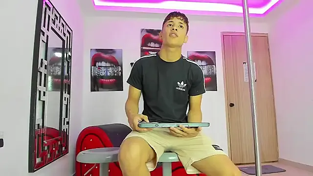 DomManlyGuy – webcam model profile photo Image 9