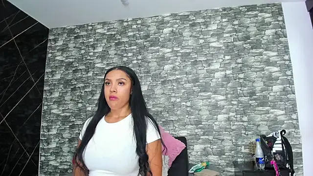 millibrooks – webcam model profile photo Image 15