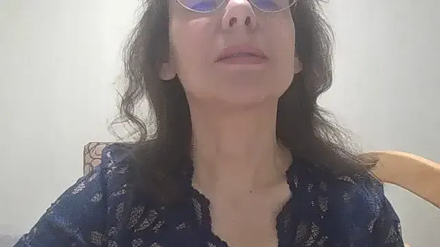 HollyJewel chat room preview