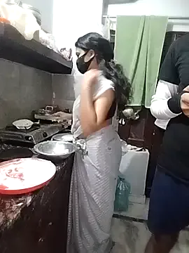 V-Hot-Sweti – webcam model profile photo Image 2