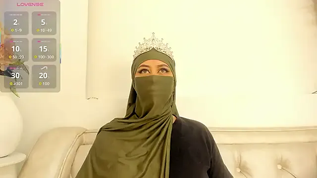 suzannetoye – webcam model profile photo Image 10