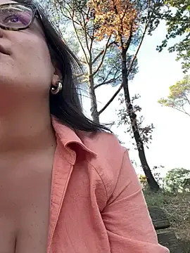 roouse – webcam model profile photo Image 16