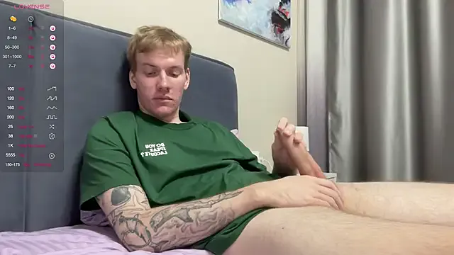 AlisaMoss – webcam model profile photo Image 4