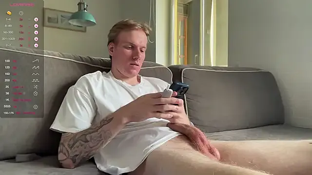 AlisaMoss – webcam model profile photo Image 8