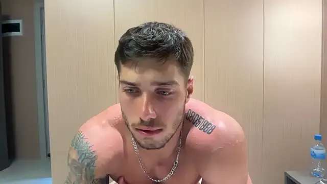 DomManlyGuy – webcam model profile photo Image 6