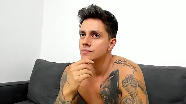 GmGit – webcam model profile photo Image 12