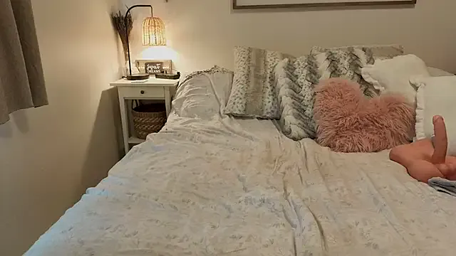 SallyDinosaur chat room preview Image 16