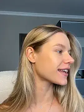 WitchAnnie – webcam model profile photo Image 11