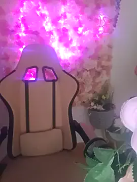 little_show_sexy – webcam model profile photo Image 13