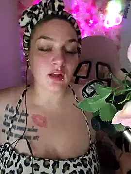 little_show_sexy – webcam model profile photo Image 5