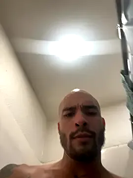 bisexualmilf – webcam model profile photo Image 18